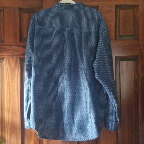 Men's XL vintage Levi's button up shirt - Picture 2 of 8